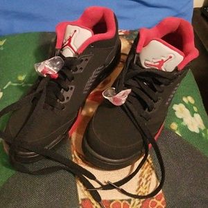 Air Jordan Retro 5 Bred colorway only used once!